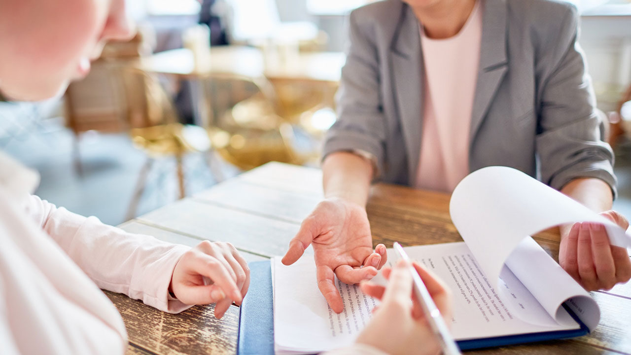 El restablecimiento del equilibrio económico como pretensión en la demanda procede sí, en los documentos de suspensión, ampliación o modificación al contrato, realizados por mutuo acuerdo, las partes dejaron expuestas sus salvedades o reclamaciones