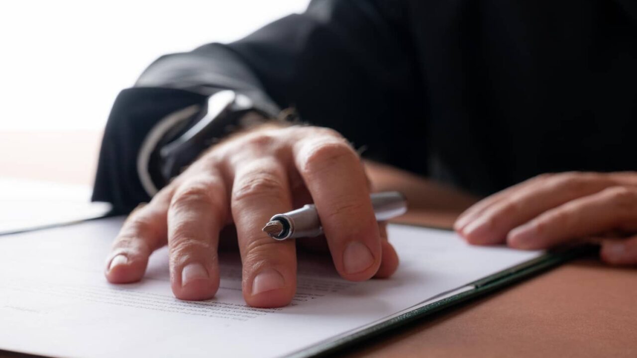 No se configura confesión cuando entidad pública no contesta demanda