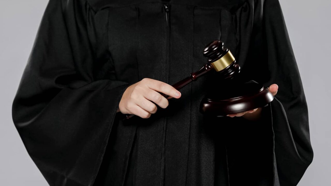 Suspenden a juez y califican de “gravísima” su conducta al haber proferido sentencia de tutela, 19 días después de admitida la acción