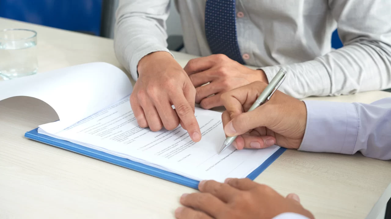 Contratistas que no desempeñen funciones públicas, no son sujetos disciplinables