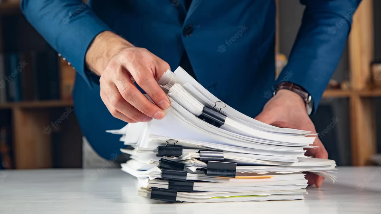 Facultad de incorporar causales de rechazo en los pliegos de condiciones, deben tener respaldo en el ordenamiento jurídico y concretar el principio de selección objetiva