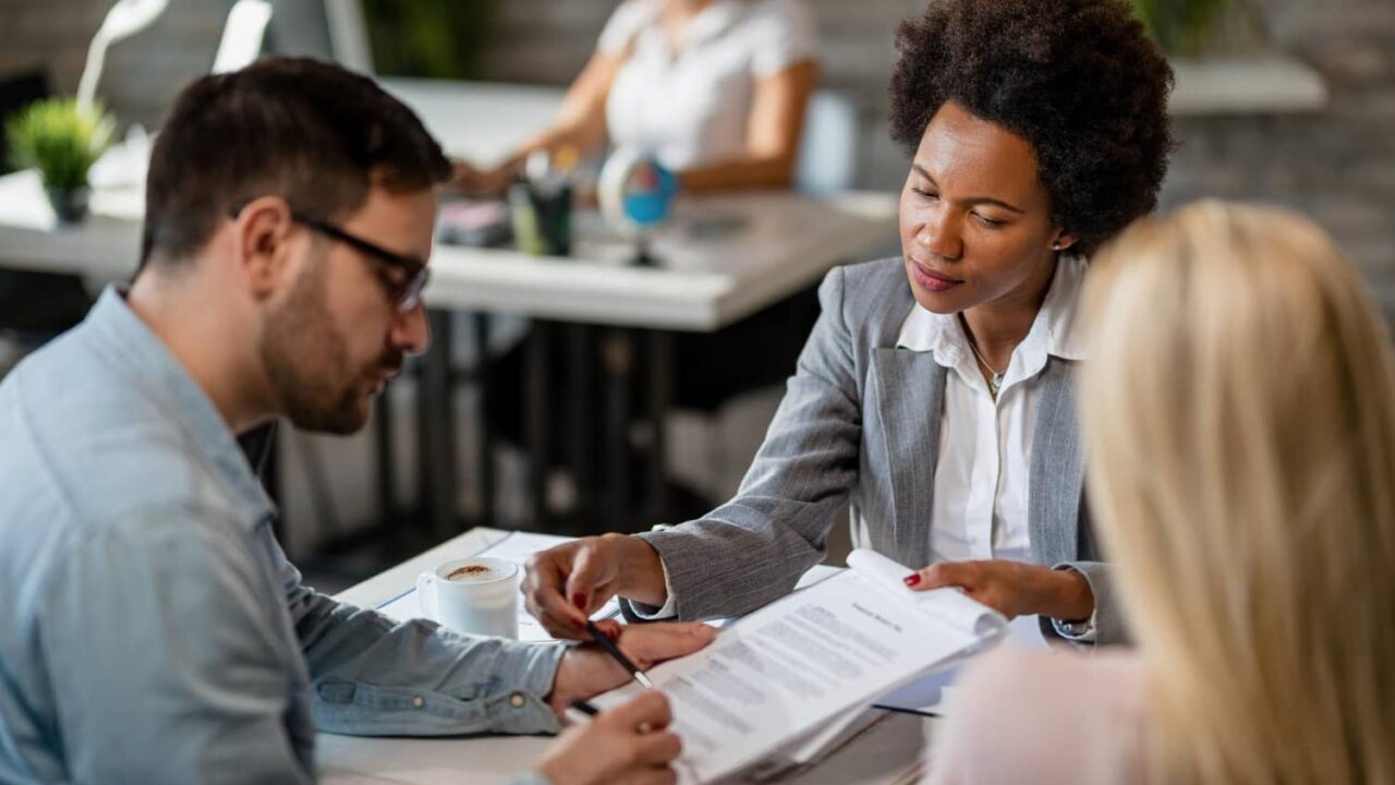 Reserva de acceso a información en los procesos de selección, opera respecto al contenido del documento público; no frente a su existencia