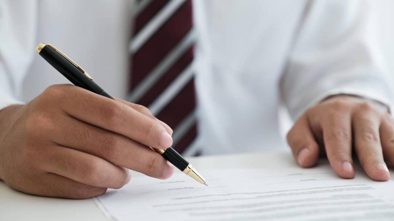 Naturaleza jurídica del anticipo y régimen jurídico aplicable a la contratación con entidades sin ánimo de lucro