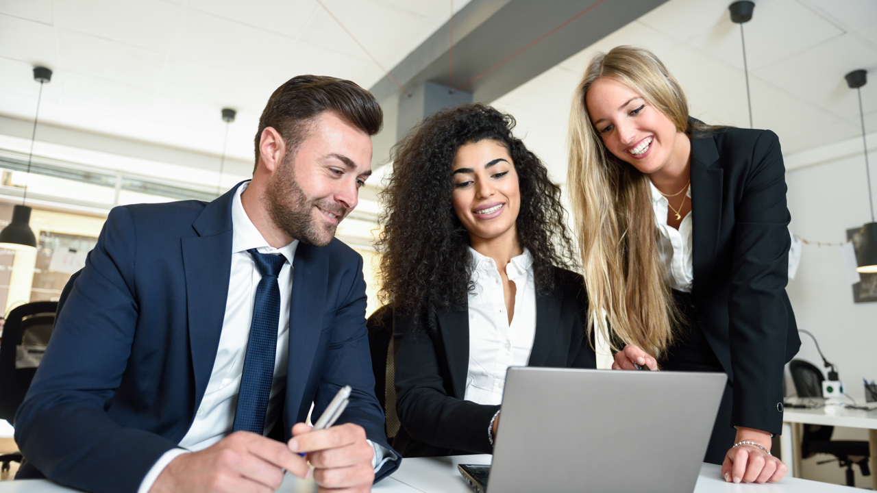 Entidades estatales deben garantizar el derecho de los oferentes de aclarar sus propuestas, respecto de aquellos requisitos que no otorgan puntaje.