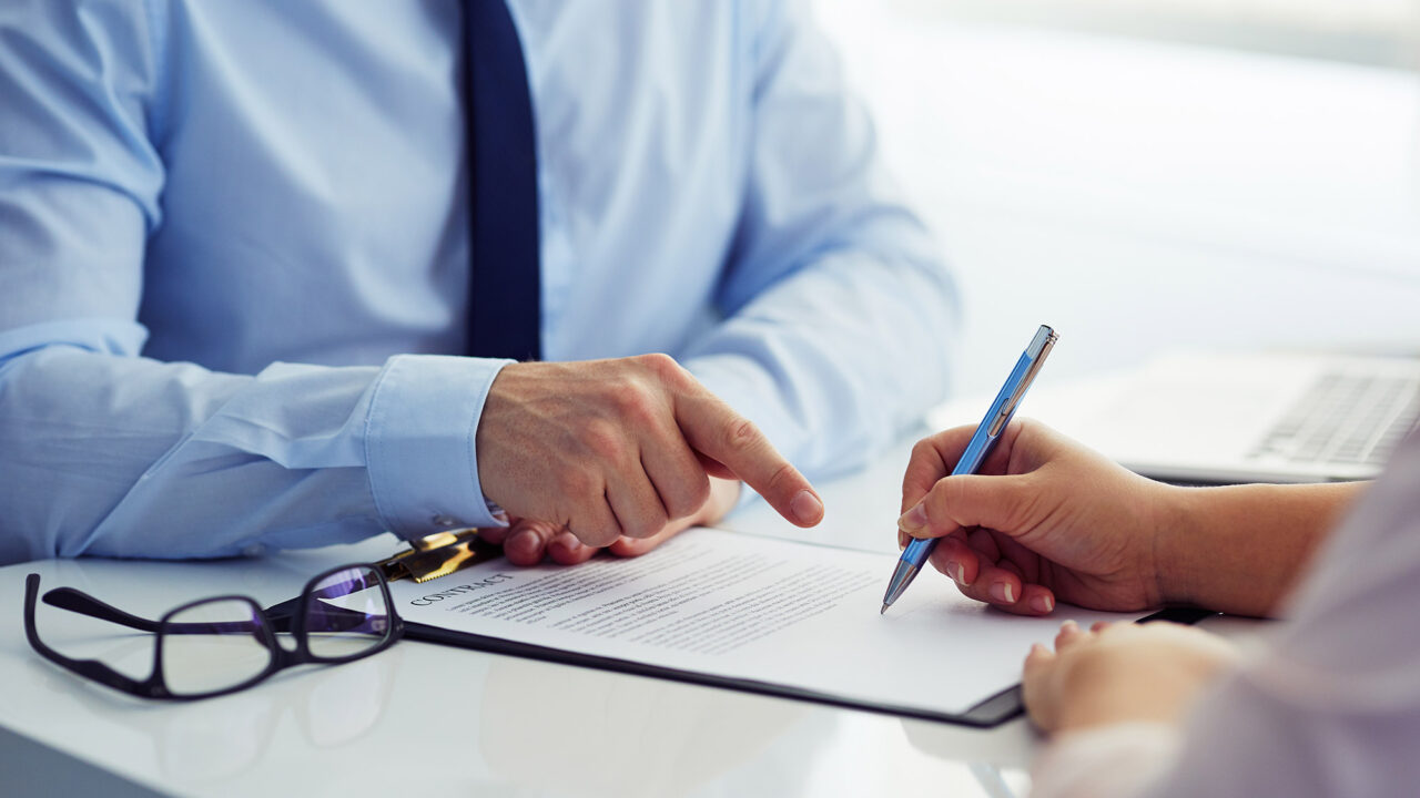 Diferencias entre el concepto de equilibrio económico del contrato y la responsabilidad contractual.