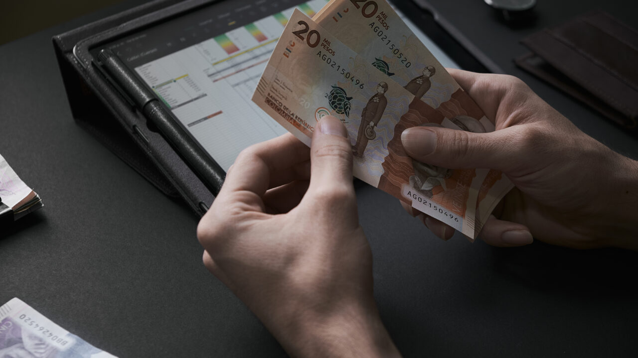 Implicaciones de usar factor multiplicador con carga prestacional salarial.