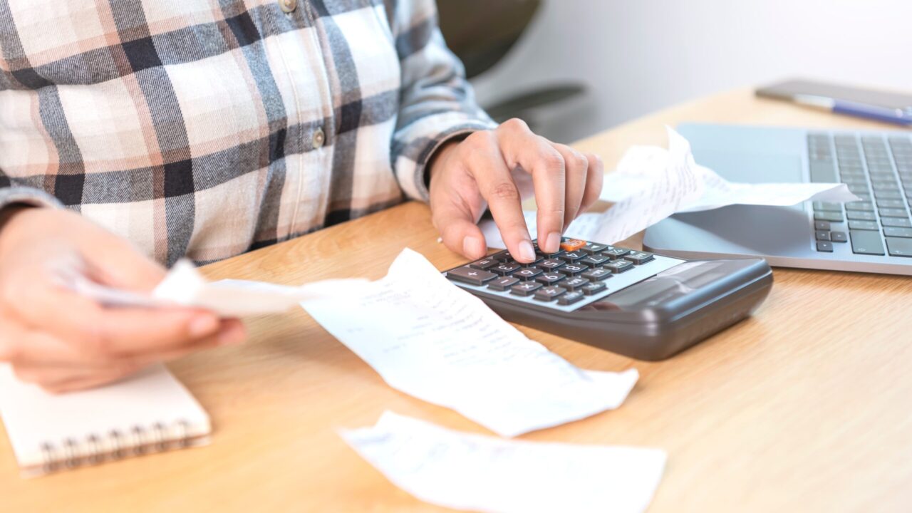 La mora judicial no configura la terminación del proceso por desistimiento tácito.