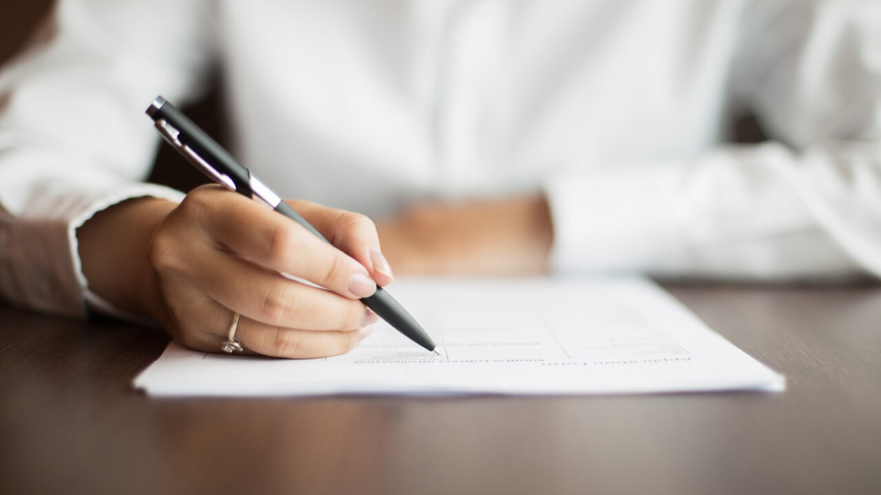 Excepción al principio de indivisibilidad de la garantía contractual.