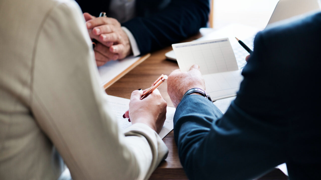 IVA en honorarios de abogados: responsabilidad del cliente