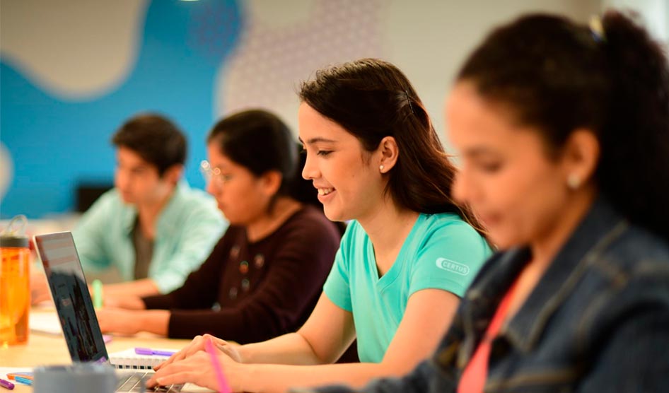 Nueva ley en Colombia incluye incentivos para la vinculación laboral de jóvenes que perdieron a su madre a causa de un feminicidio