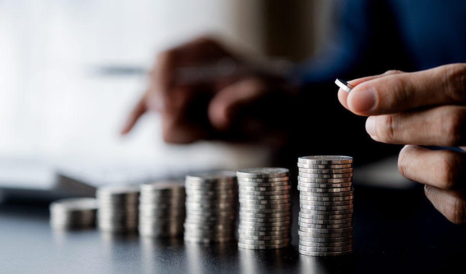 ¿Se aplican las inhabilidades e incompatibilidades a particulares cuando intervienen en la gestión de recursos públicos?