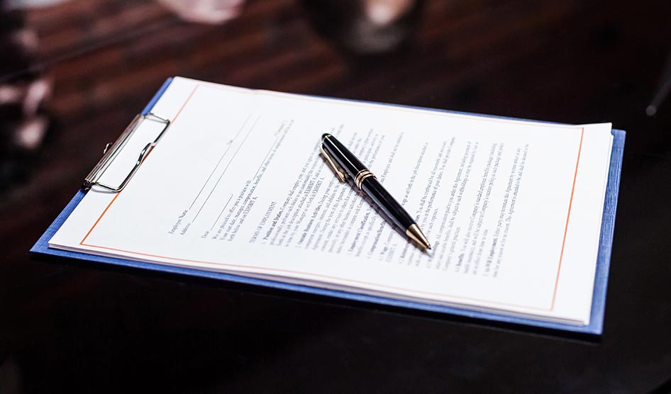 Consejo de Estado aclara: no siempre puede reducirse la cláusula penal según el grado de cumplimiento del contrato