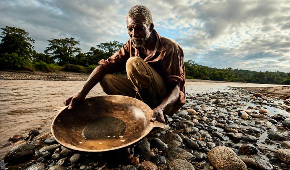 MinAmbiente adopta nuevos Términos de Referencia para licencias ambientales en pequeña minería.